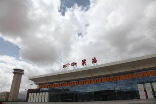 果洛玛沁机场