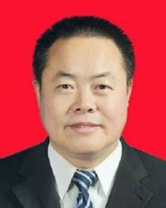 吴海波（中牟县人民政府二级调研员）