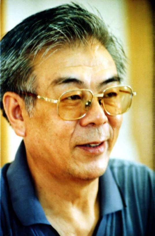 何明章(江苏省书法家协会会员)