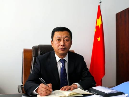 袁强(政协黑河市委员会原副秘书长)