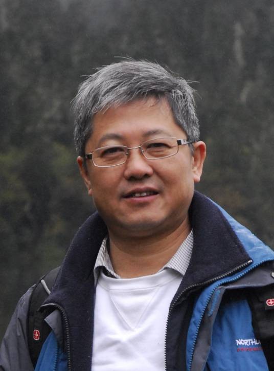 邓伟(国际欧亚科学院院士、水文水资源与生态和区域发展领域专家)