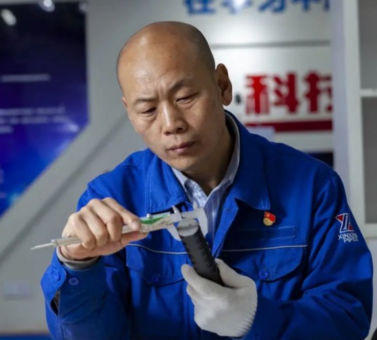 宋红伟（芜湖新兴铸管有限责任公司轧钢部副部长）