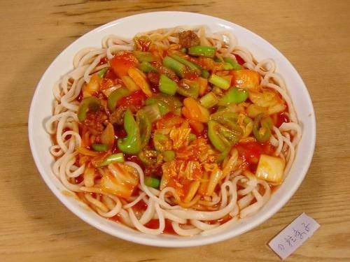 拉条子（新疆地区的一道特色名菜）