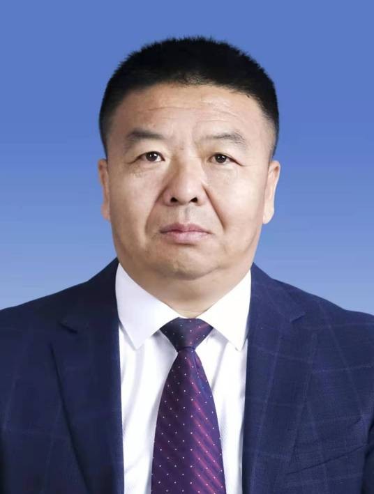 王金龙(内蒙古包头市林业和草原局副局长、三级调研员)