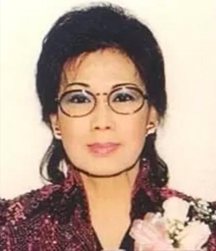 冯坚妮