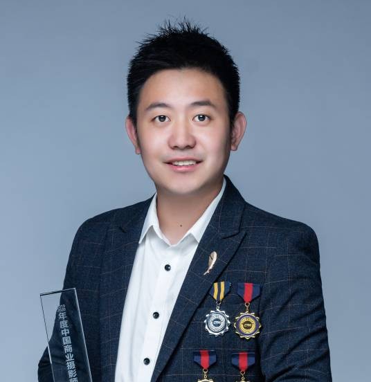 赵振(国内知名商业摄影师)