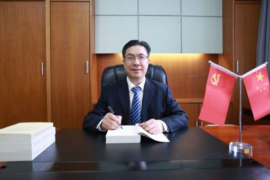 刘建忠（湖北中医药大学党委常委、副校长）
