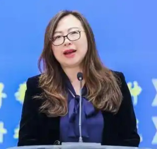 苏晓云(上海市新中高级中学校长)
