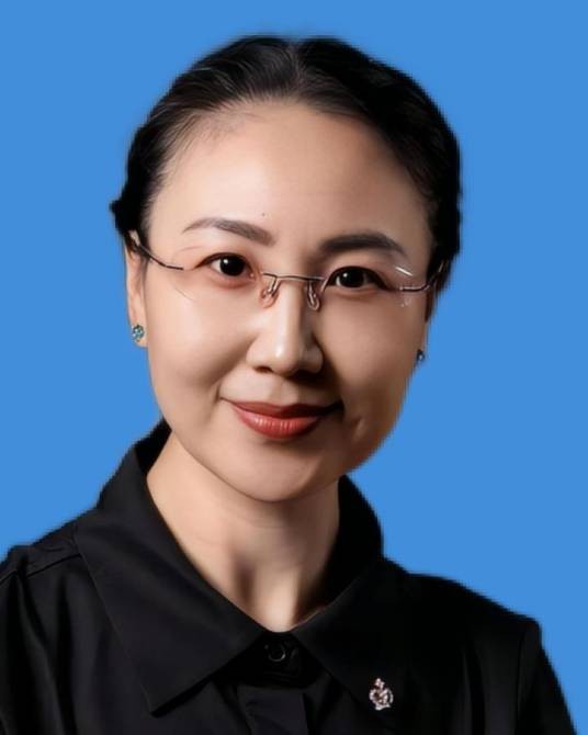 郑文雅（河南科技大学艺术与设计学院副院长）