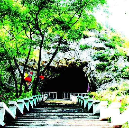东龙藏洞
