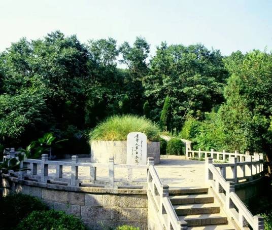 李白衣冠冢