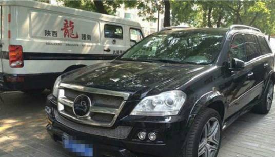小孩划豪车当场被抓事件