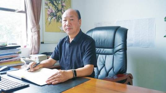 薛川（云南省大姚县第一中学党总支书记、校长）