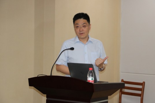 黄巍（英国牛津大学教授）