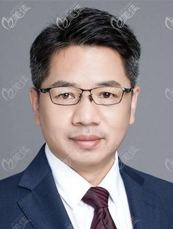 王海平（武汉同济医院整形美容外科副主任医师）