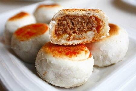 鲜肉月饼(以面粉、猪肉为主料制作的菜品)