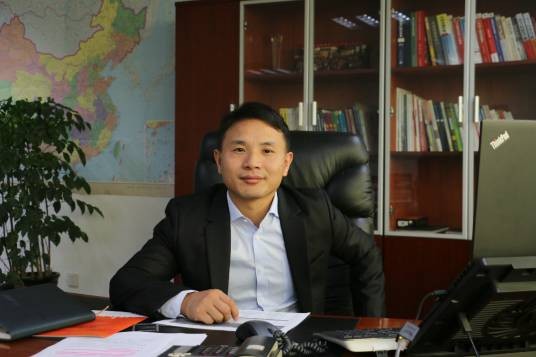 曹文华（中国工业地产联合集团董事长）