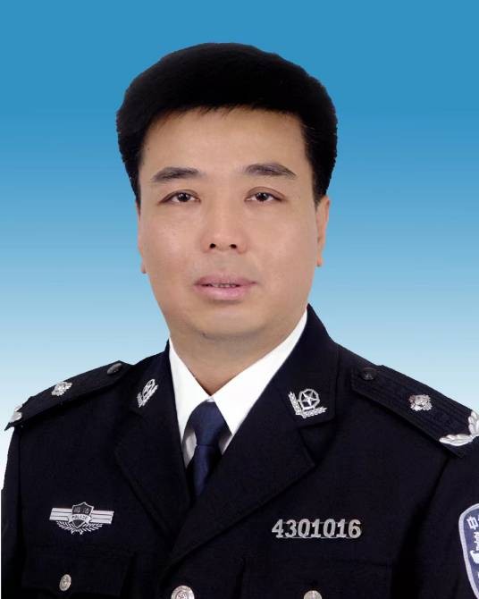 王洪成（湖南省监狱管理局原二级巡视员）