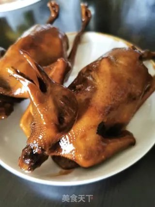 红烧乳鸽