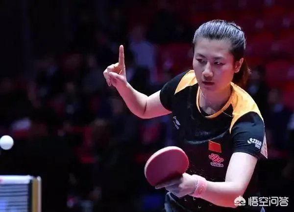为什么丁宁的下蹲式发球这么厉害?