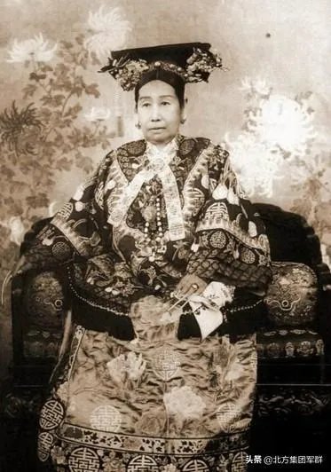 复旦女博士有何魅力让那些大学精英们前赴后继?你怎么看待此事?