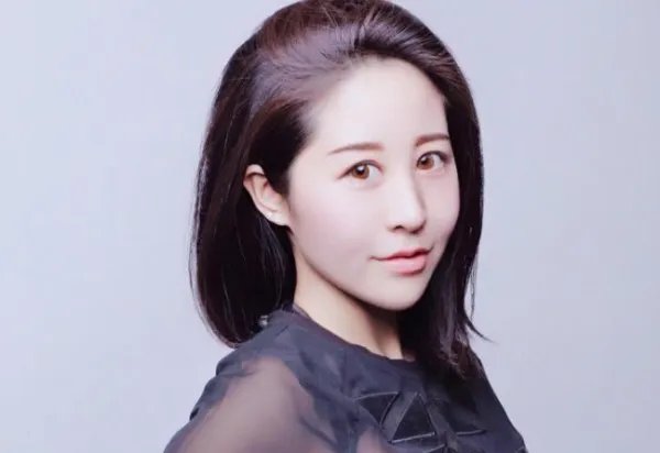 最美台球女裁判吕帅希,三围完胜柳岩,直言以后想生4个孩子,你怎么看?