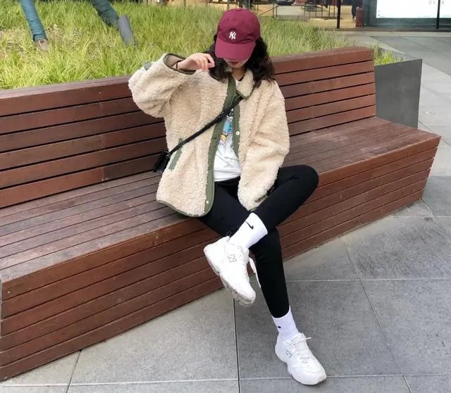 明星都在穿哪款百搭洋气又保暖,比羽绒服还显瘦的外套?