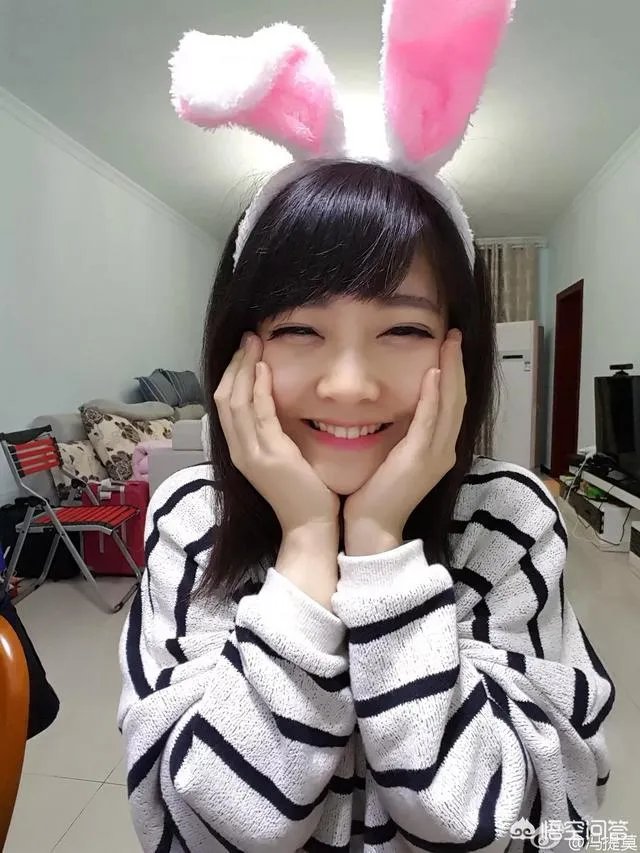 你觉得冯提莫是目前最火的主播吗?
