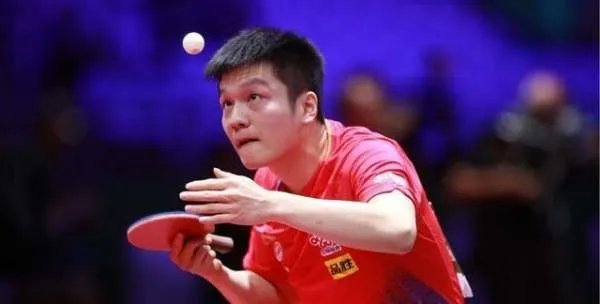 国乒名将樊振东现在世界排名第一，他到底是怎么立下一等功的？