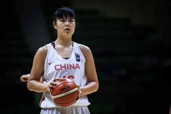 中国女篮战胜韩国女篮,在这场比赛中谁的贡献是最大的?