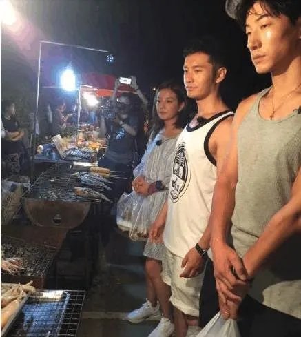 中餐厅里周冬雨走了吗?还回来吗?