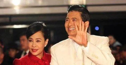 影坛大哥周润发至今膝下无子背后内幕真相是什么?