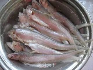 油炸凤尾鱼