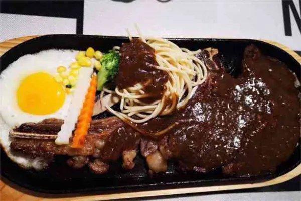 广州十大西餐厅排行榜:莫尔顿扒房上榜,第七可以看到电轨