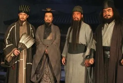 刘备打仗为什么只带上法正 诸葛亮和法正谁的地位高