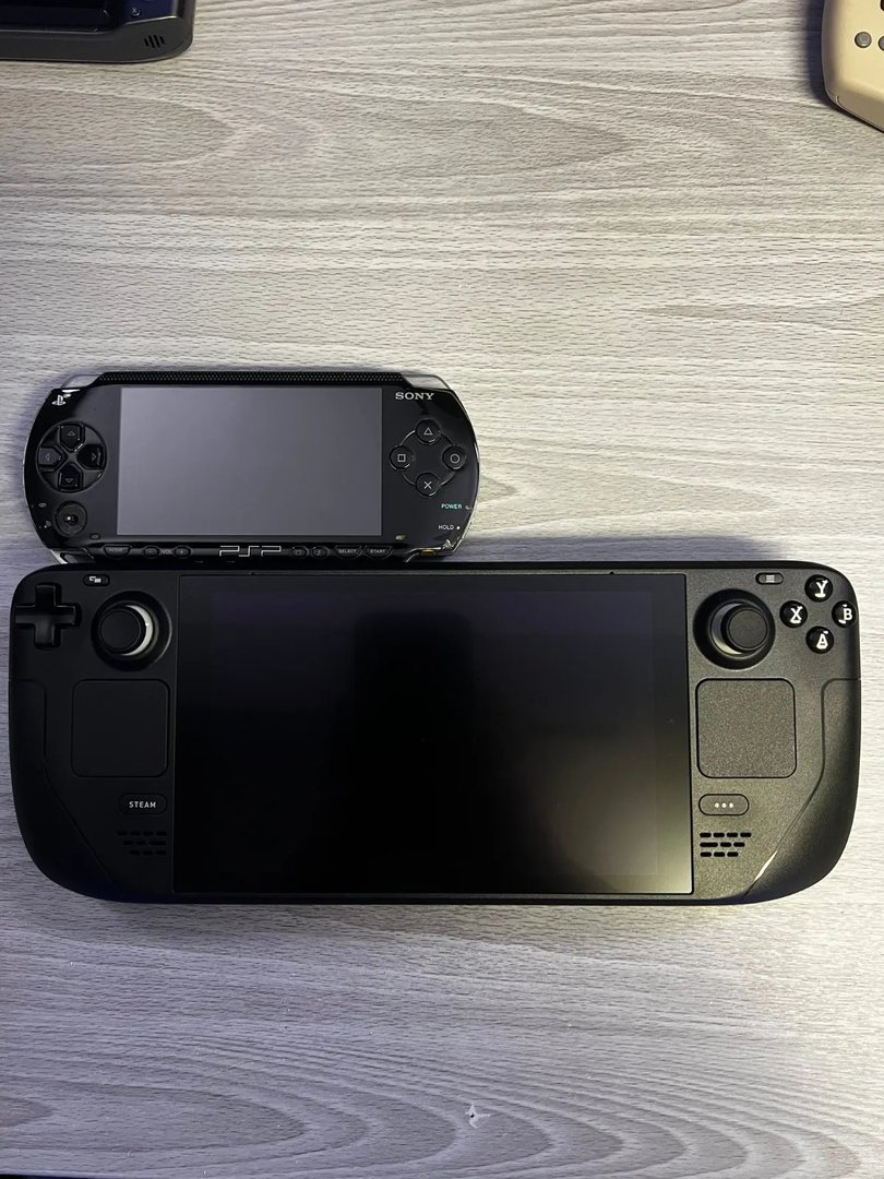 Steam Deck与各掌机对比图 比Switch大上一块