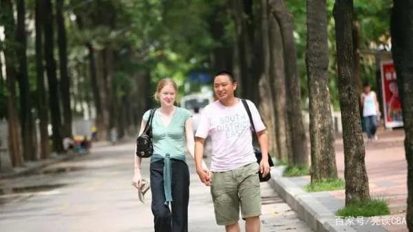 那些娶了洋媳妇的中国人,过得如何呢?