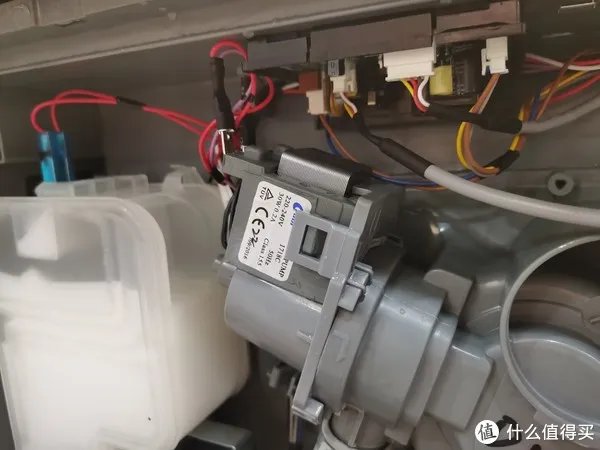 洗碗机e4报错,我是如何准确分析故障原因,一次维修搞定的