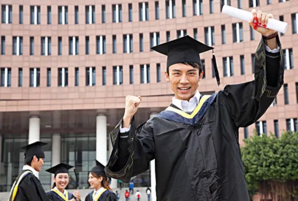 00后大二学妹拍段子月入70万,这位妹子是怎么做到的?