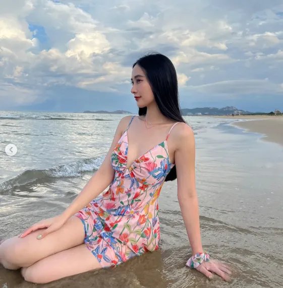 身材火辣!越南奶茶妹junvu95颜值神似Angelababy!