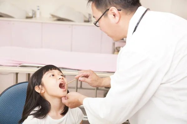 纽扣电池进入人体会怎样?孩子吞了纽扣电池如何处理?