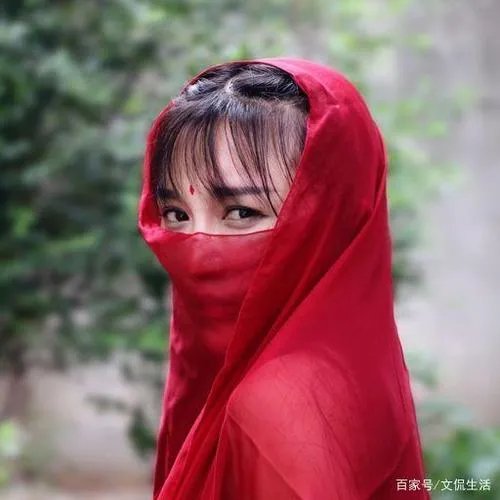 李子柒刷新吉尼斯世界纪录,为何大家这么喜欢李子柒?