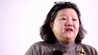 甩掉陈凯歌,4婚嫁帅老公,“丑女”洪晃到底有何魅力?