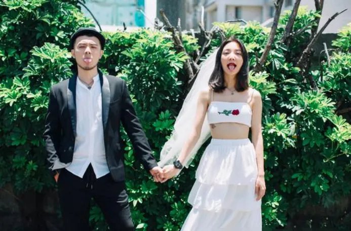 承认年少轻狂!柴智屏29岁女儿宣布离婚,男方究竟有何背景?