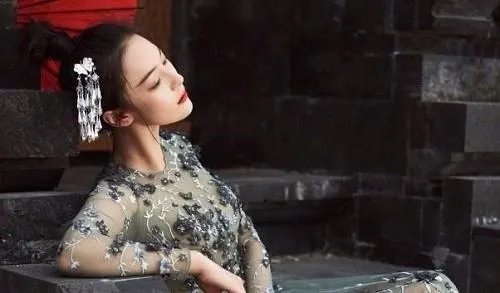 关晓彤杨幂张馨予三人谁的身材最好?