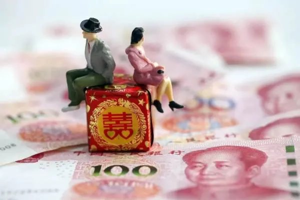 接亲被丈母娘嫌给一万八太少，接亲到底给多少合适？