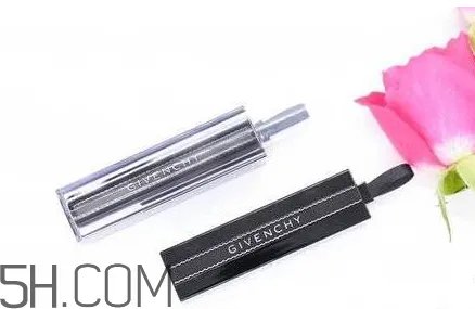 纪梵希新版禁忌之吻有哪些色号?纪梵希禁忌之吻霓虹唇膏试色