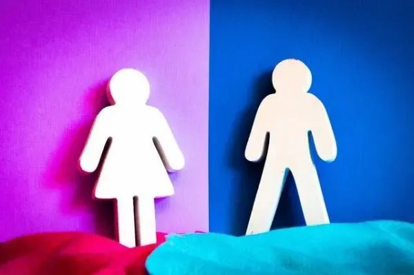 上海女子发现有男孩进入女浴池后质问商家,孩子几岁的时候才会有性别观念?
