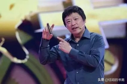 特朗普做了什么,让胡锡进隔空怒怼?