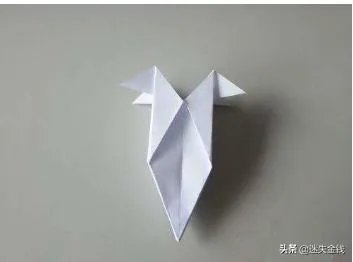 怎样用白纸做一个火箭?